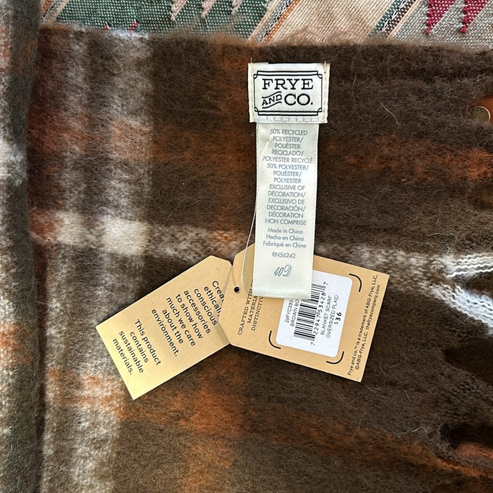 NWT Frye and Co extra large scarf - Picture 4 of 7